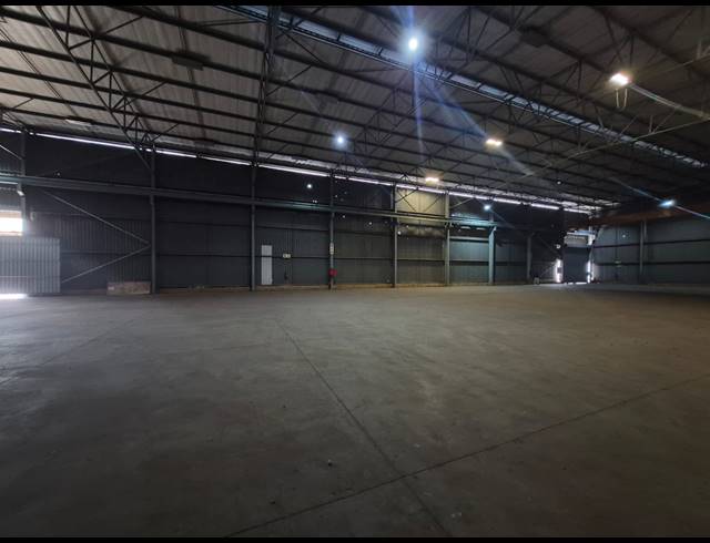 1,500M² WAREHOUSE TO LET IN GOSFORTH PARK